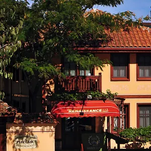 Hotel Family At Renaissance Square, Plowdiw